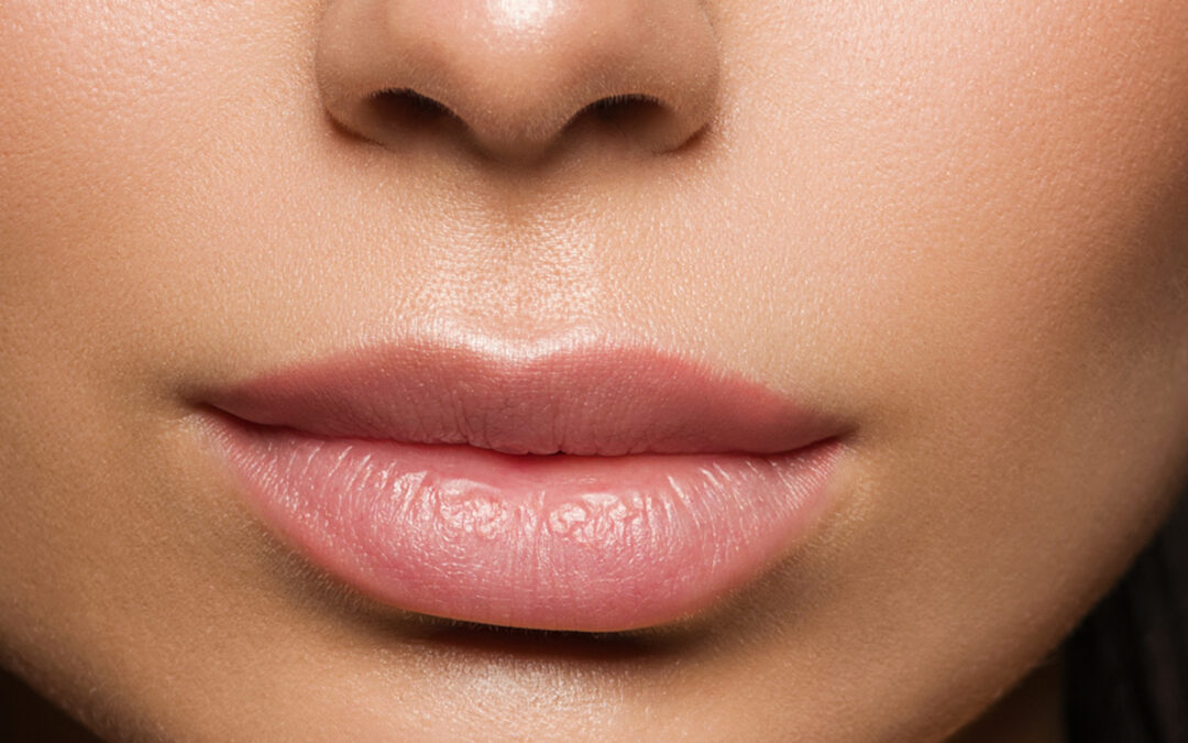 ¿Por qué tu hidratación labial diaria podría estar arruinando tus labios?