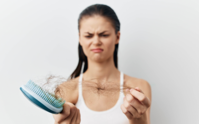 Caída del cabello por estrés: causas, tipos y cómo recuperar tu melena